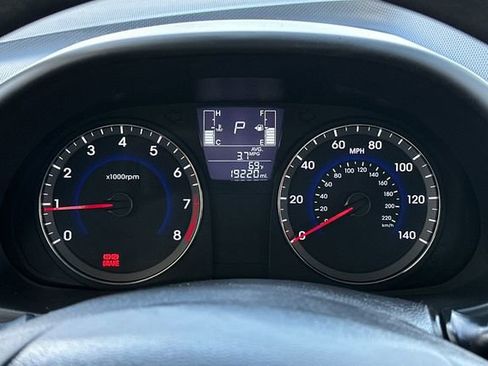 Used 2015 Hyundai Accent GLS w/ Option Group 03 image 23