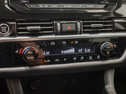 Used 2023 Nissan Pathfinder SV w/ SV Premium Package AWD/4WD image 18
