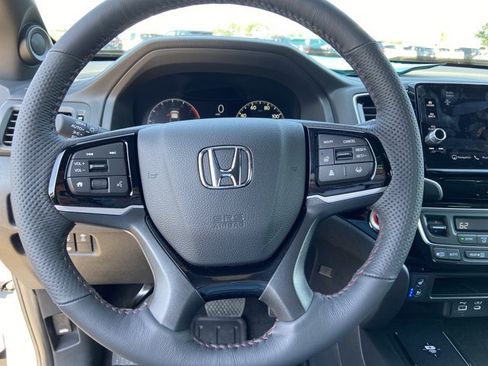Used 2026 Honda Ridgeline Black Edition image 35
