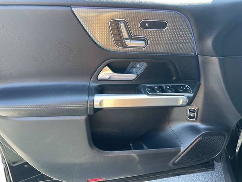 Used 2021 Mercedes-Benz GLB 250 image 17