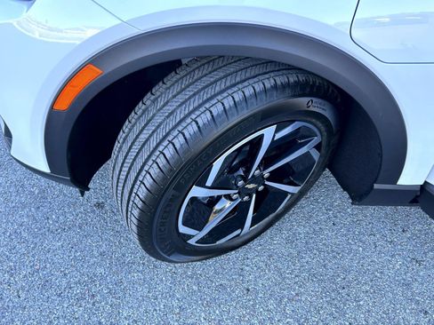 New 2026 Chevrolet Equinox EV LT image 23