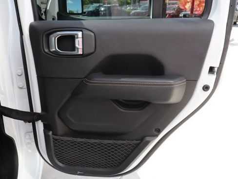Used 2025 Jeep Wrangler Unlimited Sahara AWD/4WD image 27