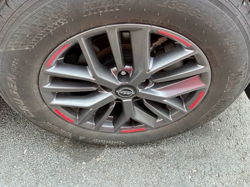 Used 2023 Nissan Rogue S image 8