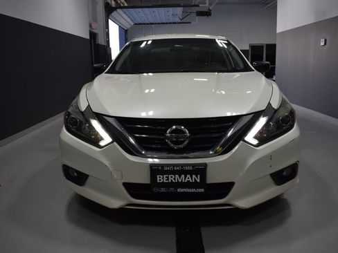 Used 2017 Nissan Altima 2.5 SR w/ Midnight Edition Package FWD image 10
