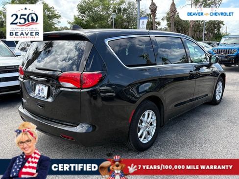 Used 2023 Chrysler Voyager LX FWD image 7