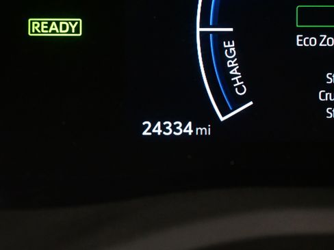 Used 2025 Toyota Camry LE image 23