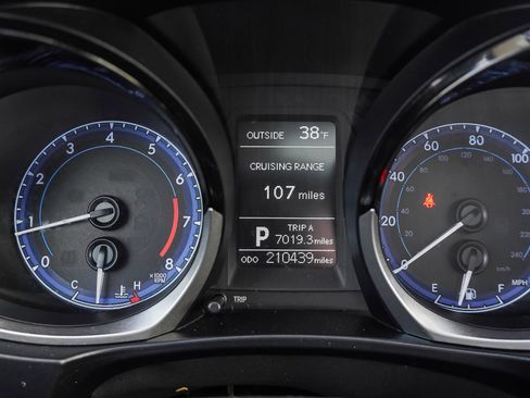 Used 2014 Toyota Corolla S image 38