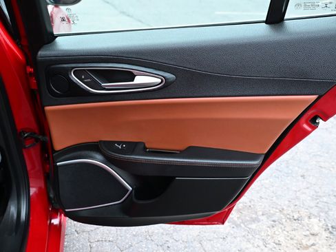 Used 2019 Alfa Romeo Giulia AWD w/ Cold Weather Package image 30