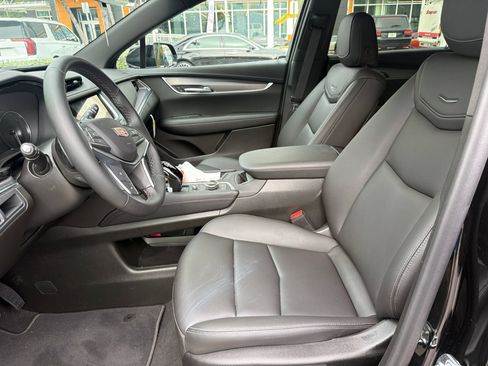 Used 2026 Cadillac XT5 Luxury FWD image 7