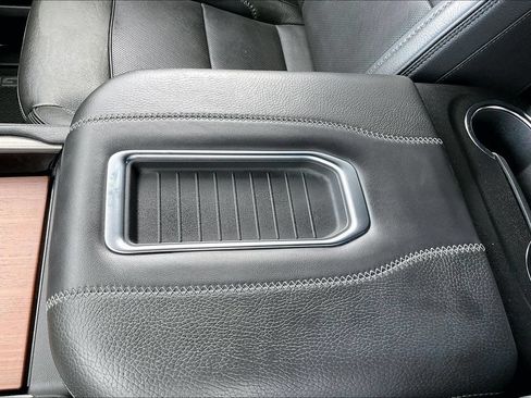 Used 2022 GMC Yukon XL Denali AWD/4WD image 26