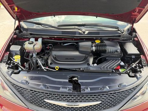 Used 2023 Chrysler Voyager LX FWD image 50