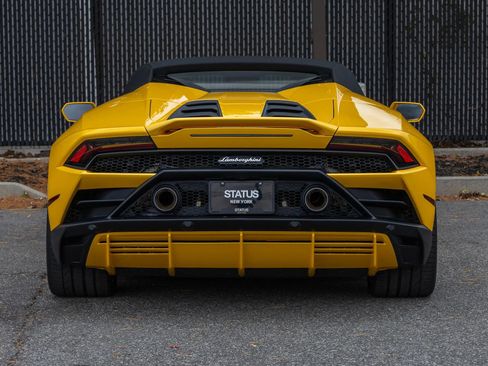 Used 2024 Lamborghini Huracan EVO image 42