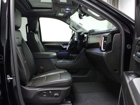 Used 2024 GMC Sierra 3500 Denali w/ Denali Reserve Package image 16