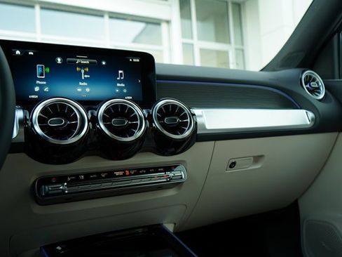 New 2026 Mercedes-Benz GLB 250 image 18