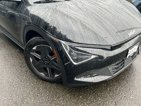 New 2025 Kia EV6 Light w/ Light LR Technology Package image 2
