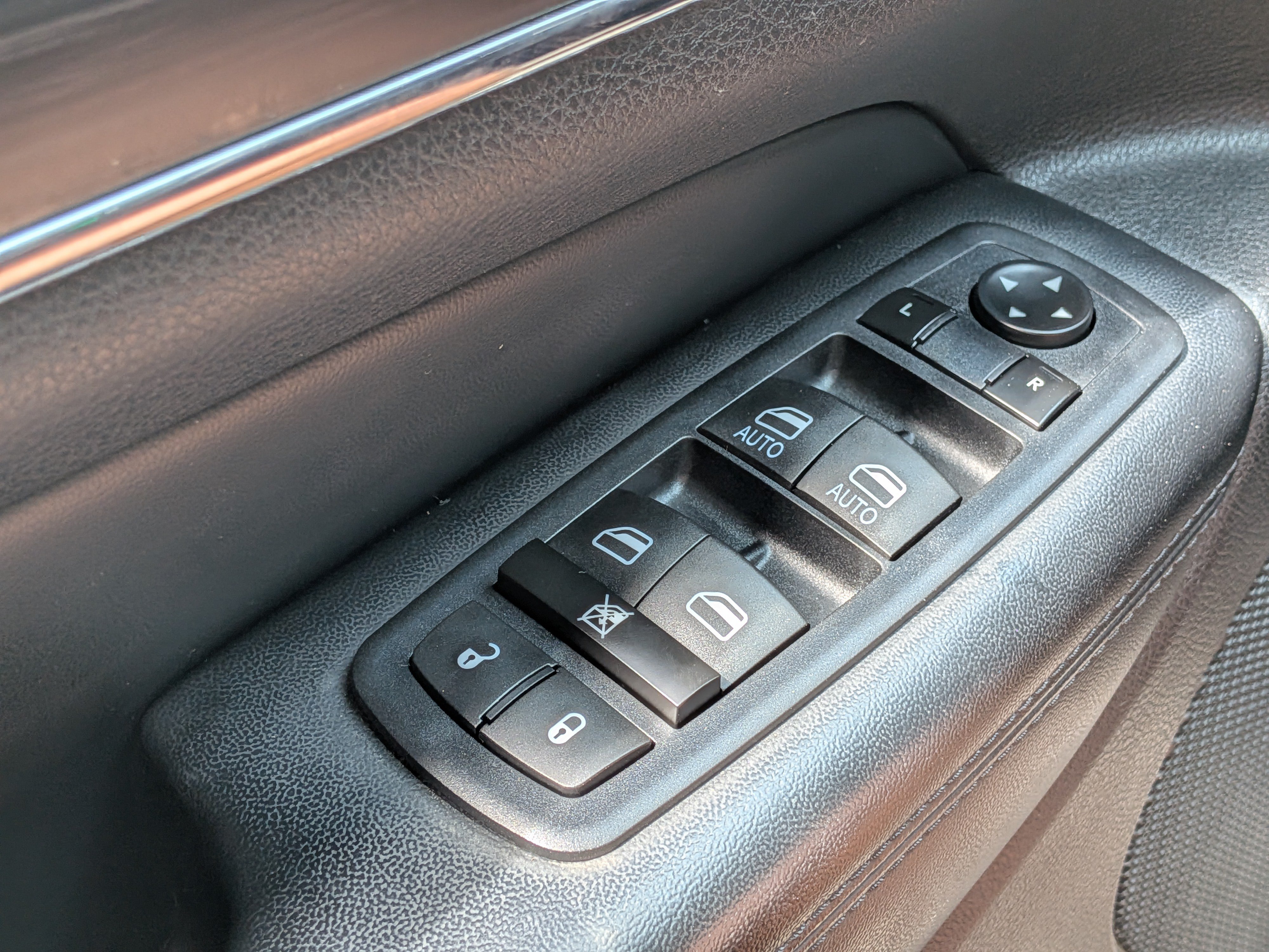 Used 2019 Jeep Grand Cherokee Limited RWD image 24