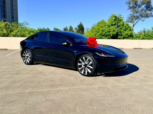 Used 2024 Tesla Model 3 Standard Range RWD image 4