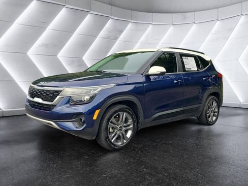 Used 2023 Kia Seltos S w/ Navigation Package FWD image 1