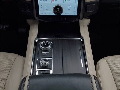 Certified 2022 Ford Expedition Platinum image 33