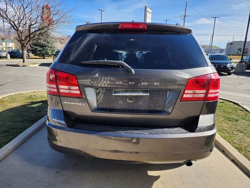 Used 2017 Dodge Journey SE w/ Flexible Seating Group image 6