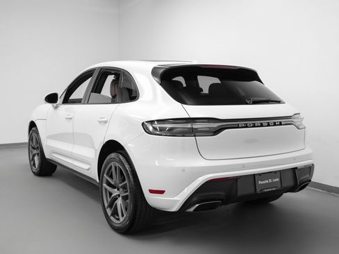 Certified 2026 Porsche Macan AWD/4WD image 3