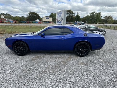 Used 2018 Dodge Challenger R/T w/ Blacktop Package image 8