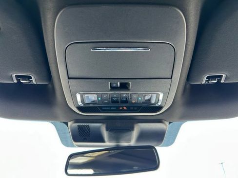 Used 2025 Ford F150 Platinum AWD/4WD image 18