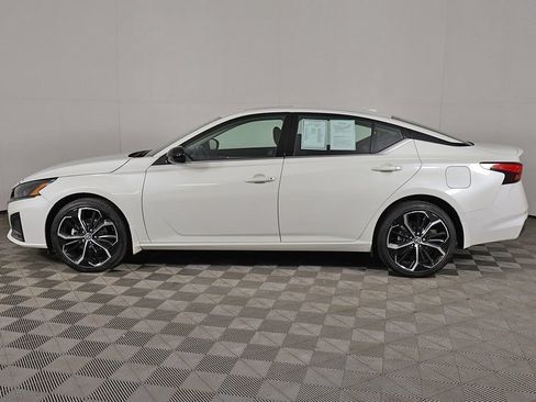 Used 2023 Nissan Altima 2.5 SR w/ SR Premium Package AWD/4WD image 17