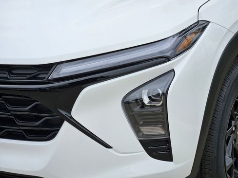 New 2026 Chevrolet Trax LT FWD image 11