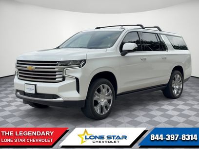 Used 2022 Chevrolet Suburban High Country w/ Premium Package 2
