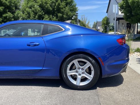 Used 2021 Chevrolet Camaro LT RWD image 4