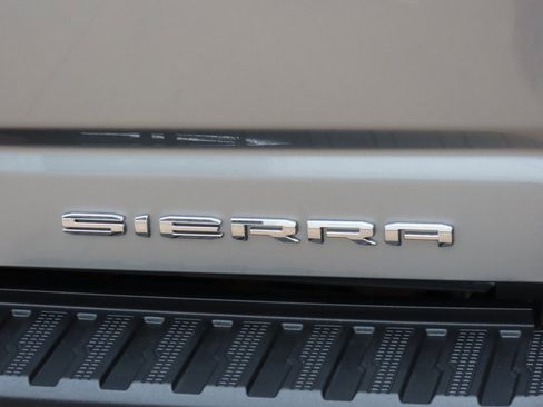 Used 2024 GMC Sierra 2500 Denali Ultimate image 17