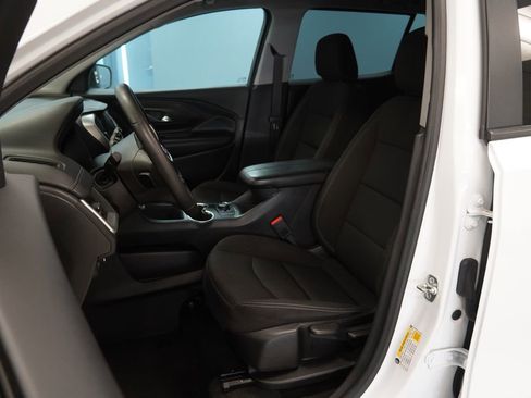 Used 2024 GMC Terrain SLE FWD image 4