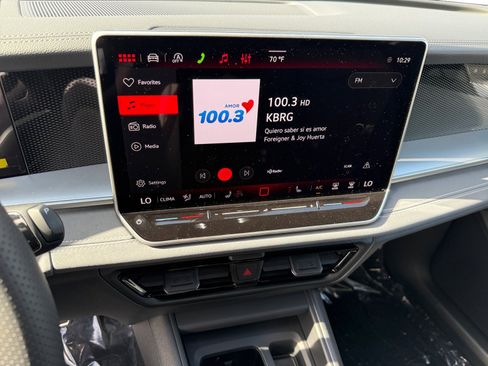 New 2026 Volkswagen Tiguan SE R-Line AWD/4WD image 12