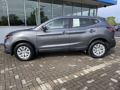 Used 2020 Nissan Rogue Sport S FWD image 2
