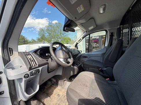 Used 2019 Ford Transit 250 130 Low Roof w/ Exterior Upgrade Package RWD image 5
