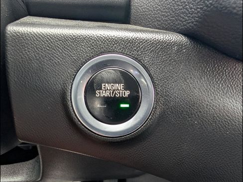 Used 2022 GMC Terrain SLE w/ Driver Convenience Package FWD image 9