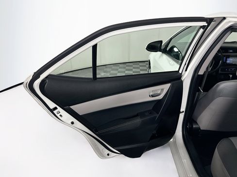 Used 2018 Toyota Corolla LE image 24