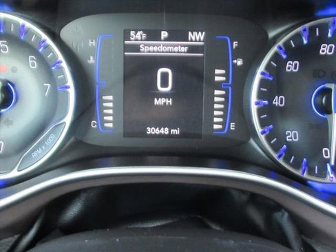 Certified 2024 Chrysler Voyager LX image 32