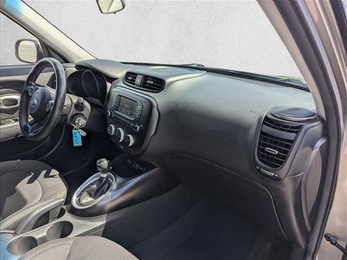 Used 2018 Kia Soul FWD image 25