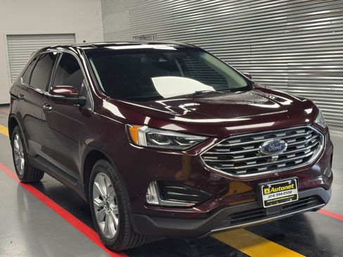 Used 2020 Ford Edge Titanium w/ Equipment Group 301A FWD image 4