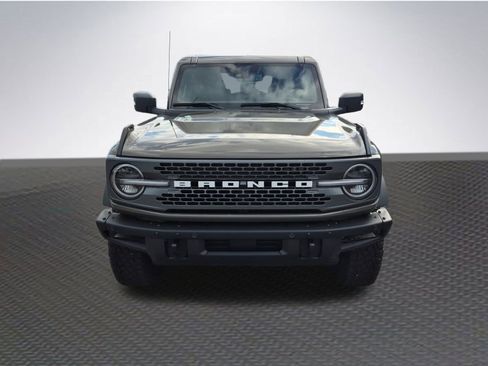 New 2025 Ford Bronco Badlands image 3