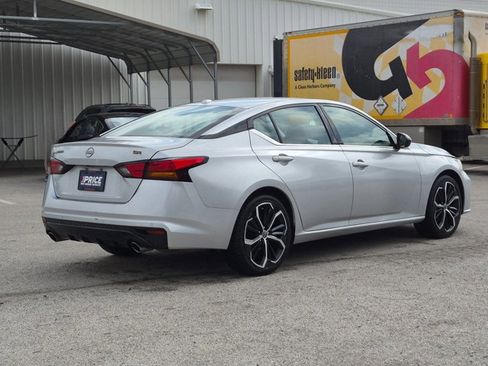 Used 2024 Nissan Altima 2.5 SR FWD image 5