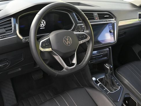 Used 2024 Volkswagen Tiguan SE image 12
