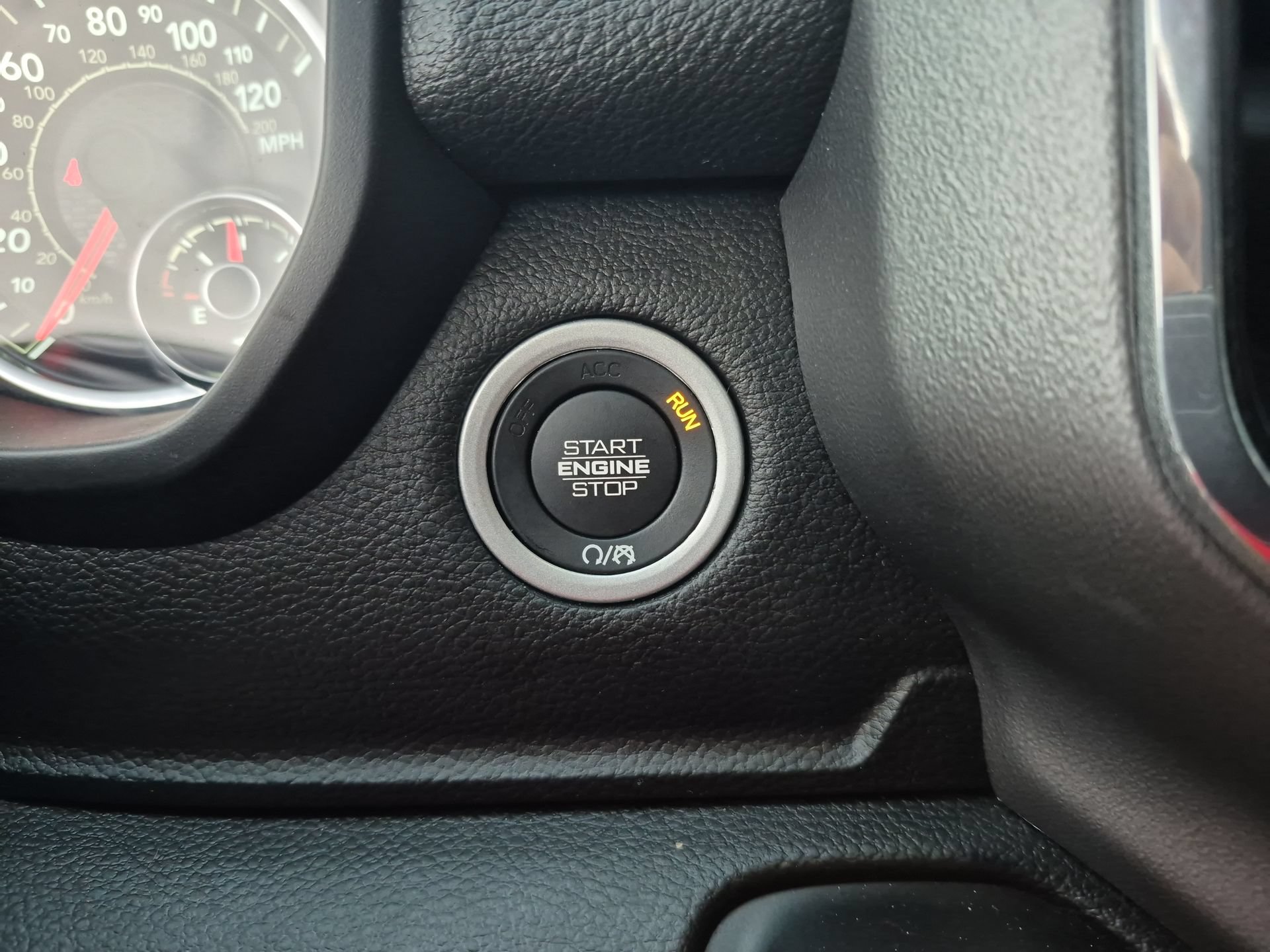 Used 2023 RAM 1500 Laramie AWD/4WD image 18