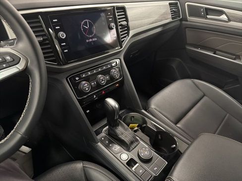 Used 2022 Volkswagen Atlas Cross Sport SE image 24