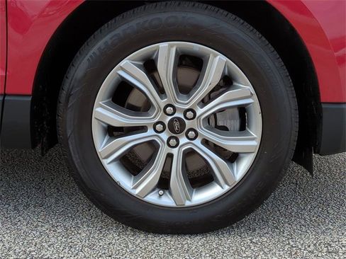 Used 2024 Ford Edge Titanium w/ Equipment Group 301A image 11