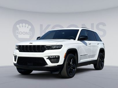 Used 2024 Jeep Grand Cherokee Limited w/ Black Appearance Package