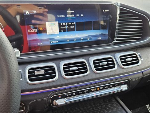 New 2026 Mercedes-Benz GLS 580 4MATIC image 21