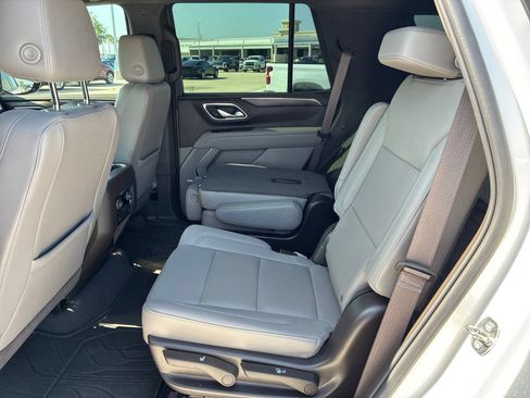 Used 2023 Chevrolet Tahoe Z71 w/ Luxury Package AWD/4WD image 11